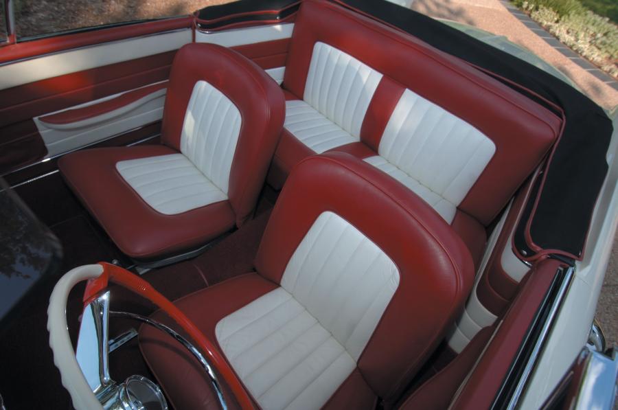 Интерьер Dual-Ghia Convertible 1957 года  (фото 33 из 60)